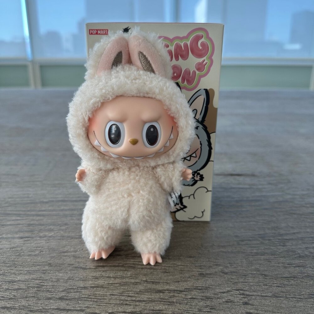NIB BRAND NEW LABUBU MACARON - SOYMILK (CREAM) - POPMART!
